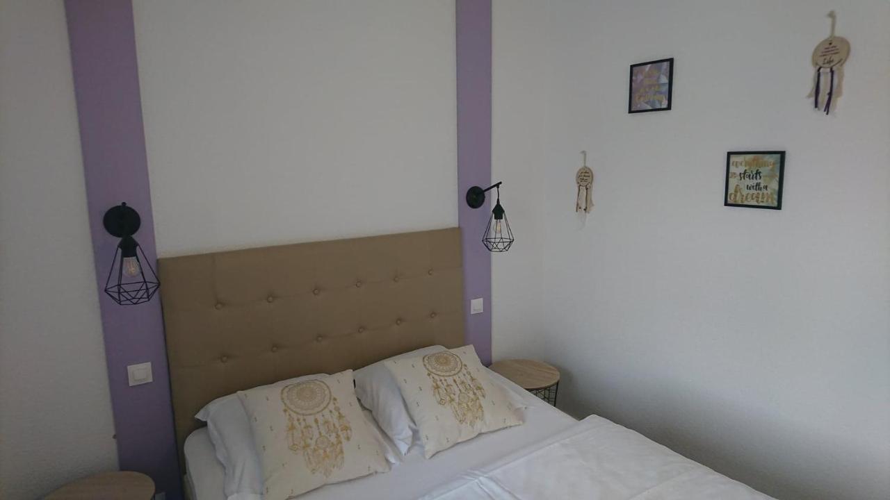 Hotel Les Deux Porches Verrieres  Экстерьер фото