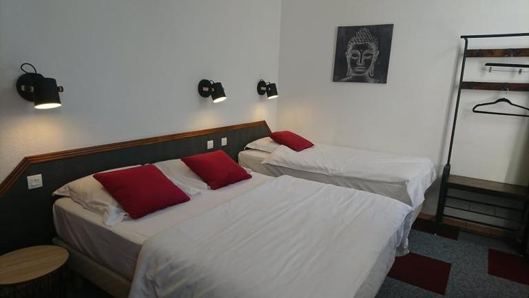 Hotel Les Deux Porches Verrieres  Экстерьер фото