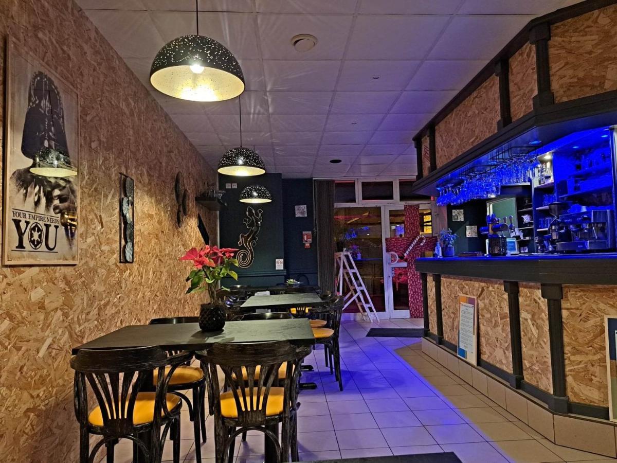 Hotel Les Deux Porches Verrieres  Экстерьер фото