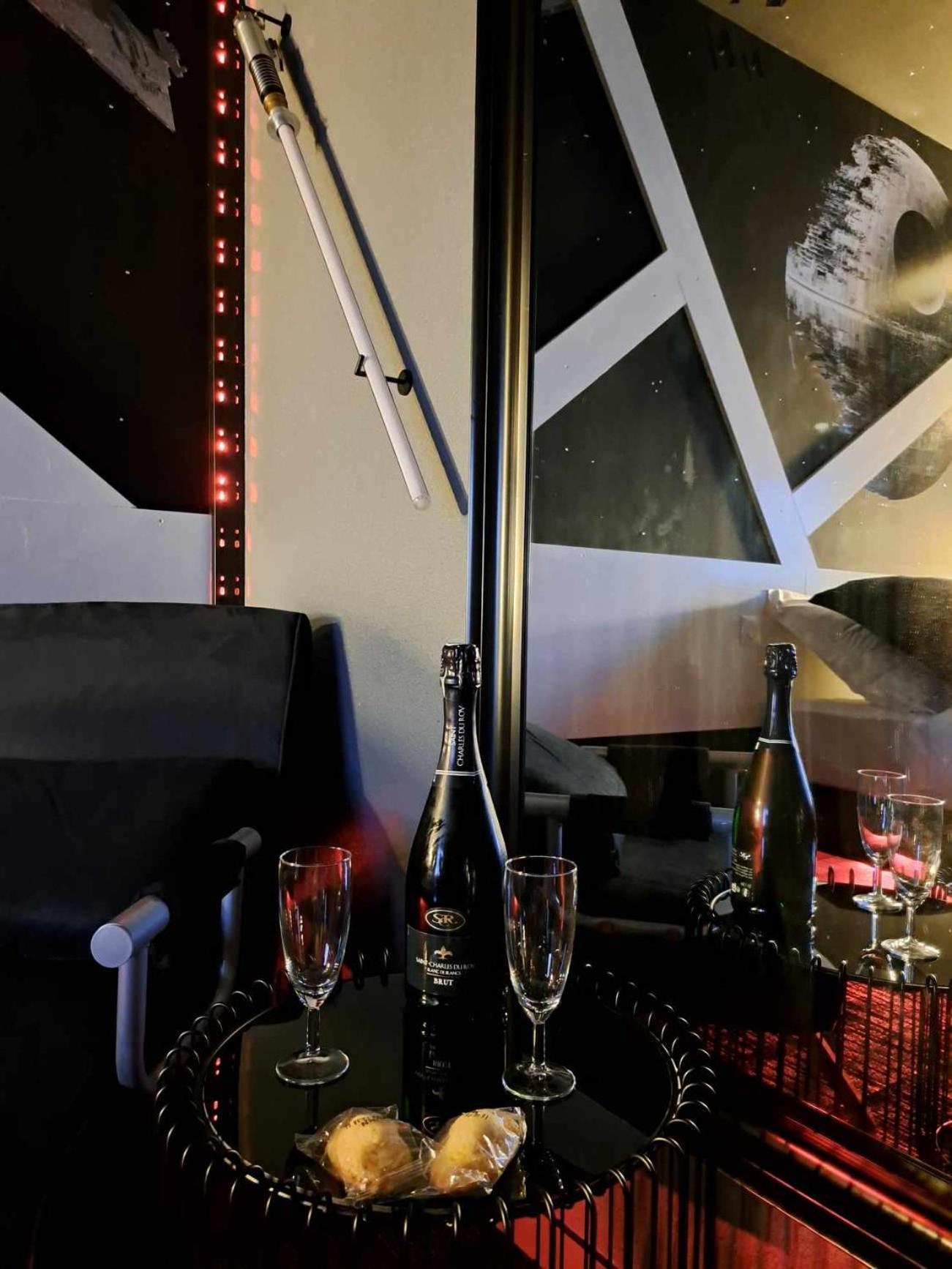 Hotel Les Deux Porches Verrieres  Экстерьер фото