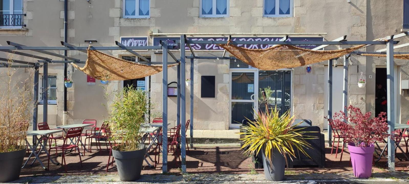 Hotel Les Deux Porches Verrieres  Экстерьер фото