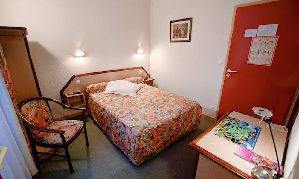 Hotel Les Deux Porches Verrieres  Экстерьер фото